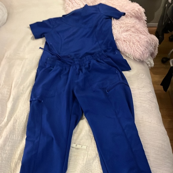 Scrub set - Picture 2 of 3